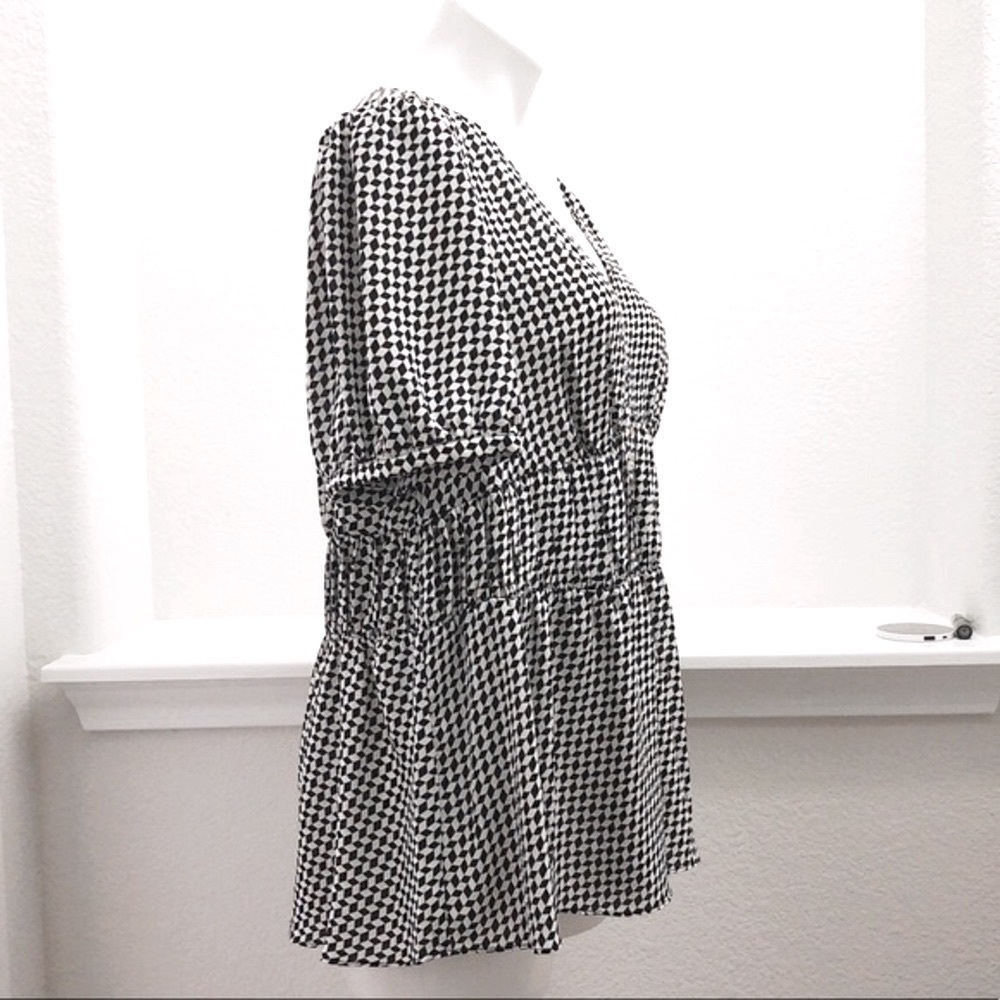 Michael Kors Peplum Blouse in Black & White, Size XL New with Tag - Picture 2 of 9
